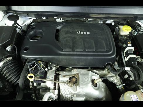 Used 2022 Jeep Cherokee Latitude Lux AWD/4WD image 21