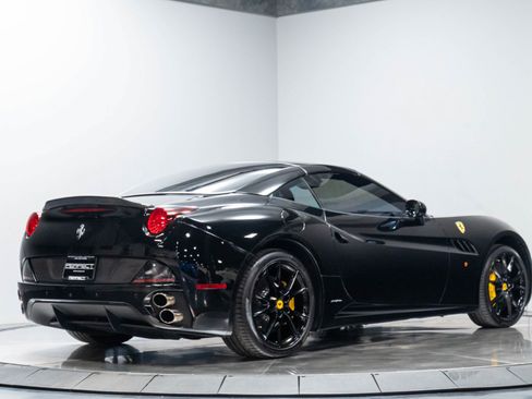 Used 2013 Ferrari 458 Spider RWD image 18