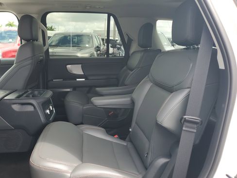 Used 2025 Ford Expedition Active RWD image 20