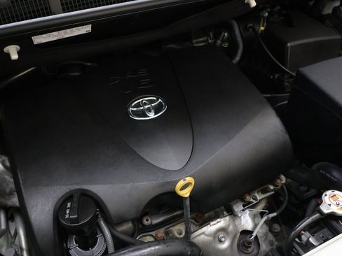 Used 2017 Toyota Sienna XLE image 22