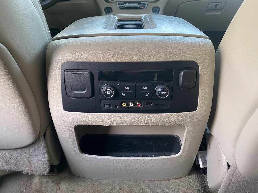 Used 2016 GMC Yukon Denali w/ Open Road Package AWD/4WD image 31