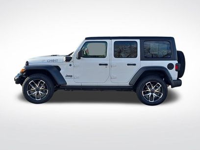 Used 2024 Jeep Wrangler Unlimited w/ LED Headlamp & Fog Lamp Group