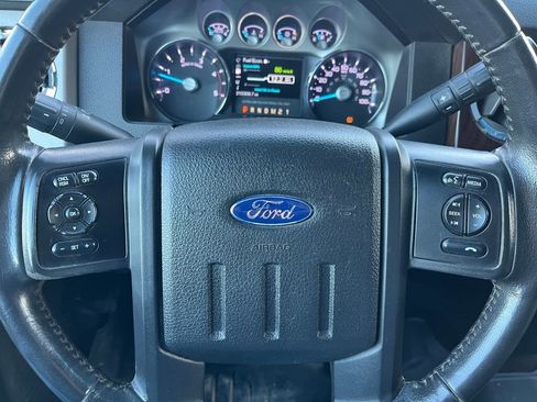 Used 2015 Ford F250 Lariat image 8