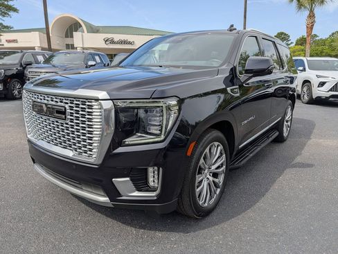 Used 2023 GMC Yukon Denali w/ Advanced Technology Package AWD/4WD image 7