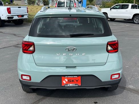 Used 2025 Hyundai Venue SEL FWD image 10