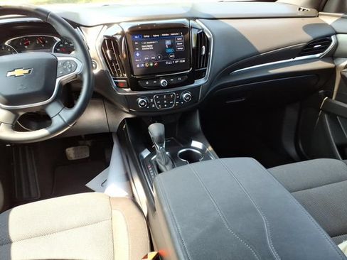 Used 2023 Chevrolet Traverse LT AWD/4WD image 11