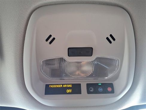 Used 2025 Chevrolet Trax LT w/ LT Convenience Package image 47