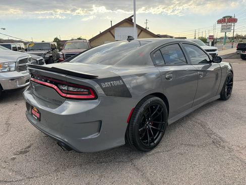 Used 2018 Dodge Charger R/T RWD image 4