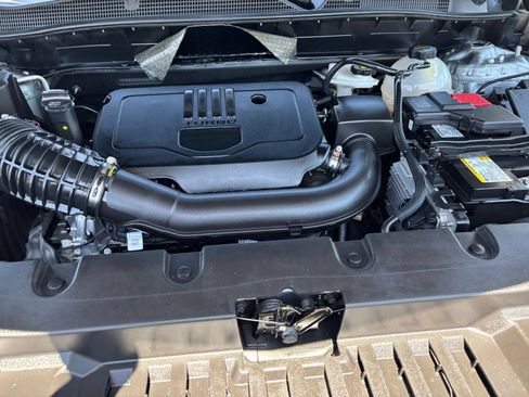 Used 2025 Chevrolet Blazer LT FWD image 33