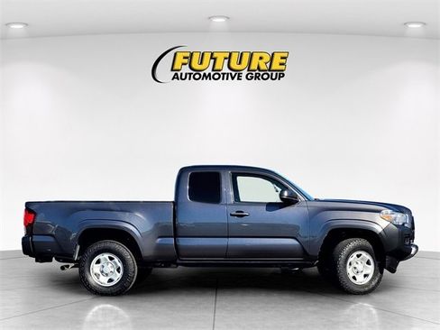 Used 2020 Toyota Tacoma SR image 4