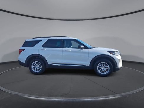 Used 2025 Ford Explorer Active image 9