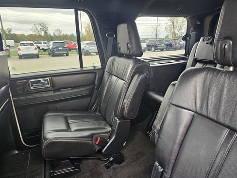 Used 2017 Lincoln Navigator Reserve image 16