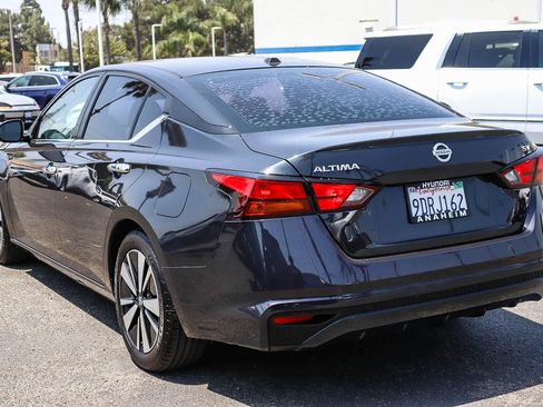 Used 2021 Nissan Altima 2.5 SV FWD image 9
