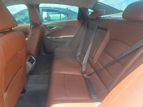 Used 2016 Chevrolet Malibu LT w/ Leather Package FWD image 6