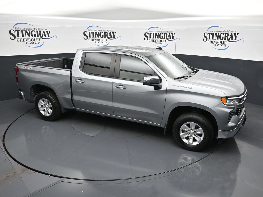 Used 2025 Chevrolet Silverado 1500 LT AWD/4WD image 18