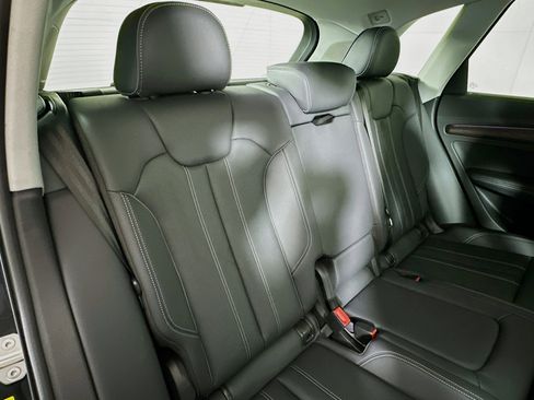 Used 2023 Audi Q5 2.0T Prestige image 28