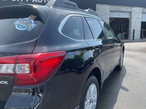 Used 2016 Subaru Outback 2.5i Premium AWD/4WD image 8