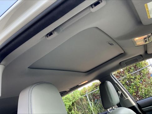 Used 2017 Toyota Highlander Limited FWD image 14