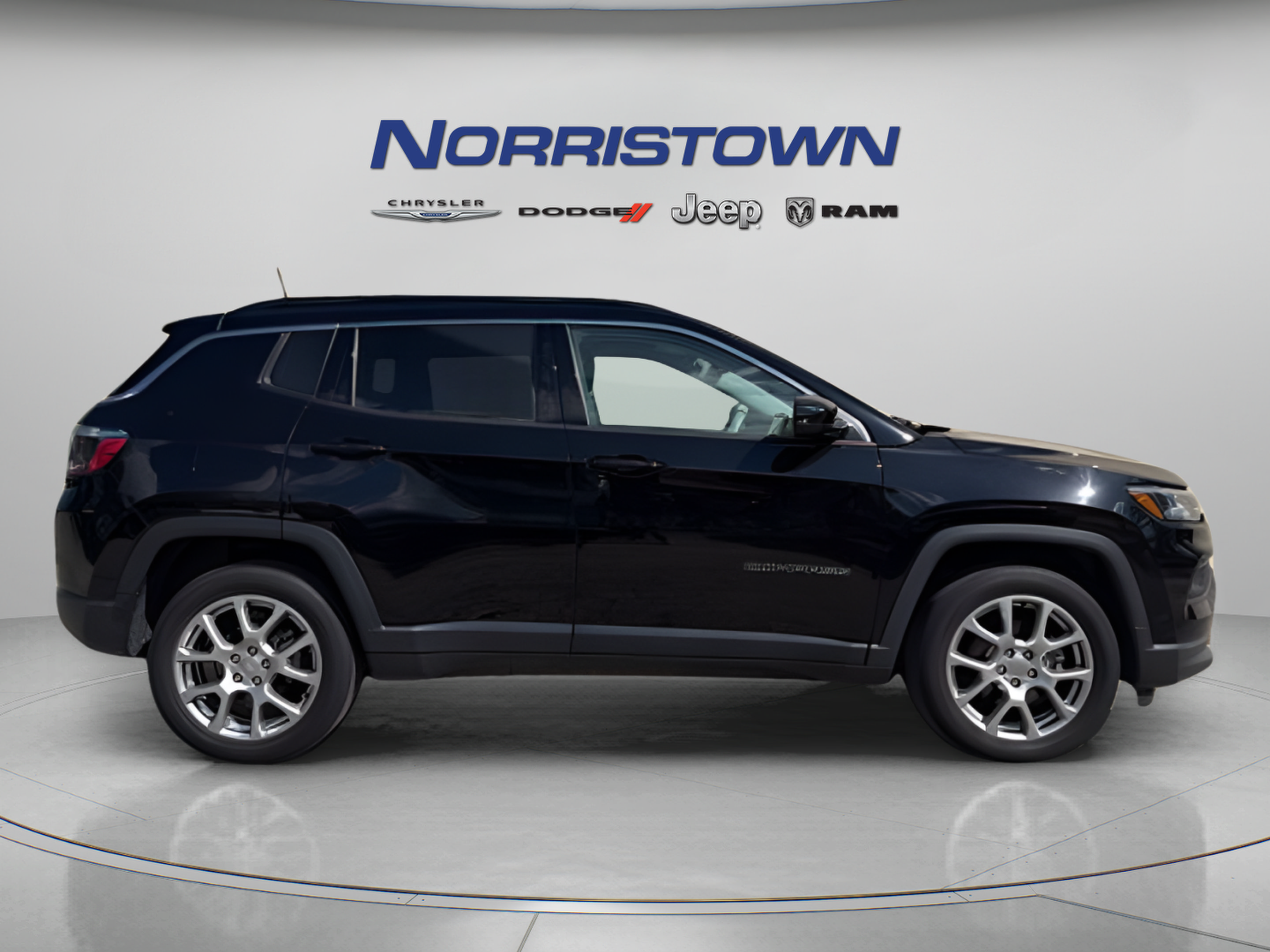Used 2022 Jeep Compass Latitude AWD/4WD image 8
