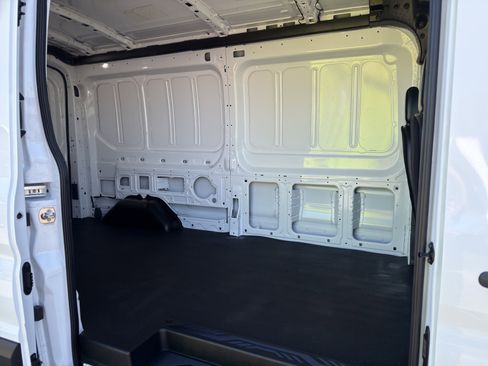 Used 2025 Ford Transit 250 148 Medium Roof image 22