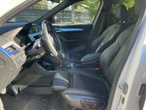 Used 2021 BMW X1 sDrive28i w/ M Sport Package FWD image 3