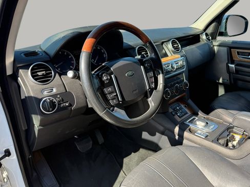 Used 2016 Land Rover LR4 HSE image 10