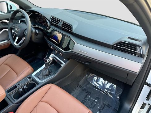 Certified 2025 Audi Q3 2.0T Premium w/ Convenience Package image 29