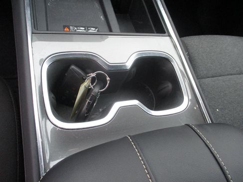 Used 2025 GMC Acadia Elevation image 18