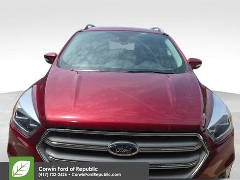 Used 2019 Ford Escape Titanium image 3