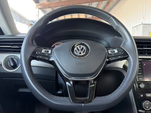 Used 2021 Volkswagen Passat 2.0T SE FWD image 21