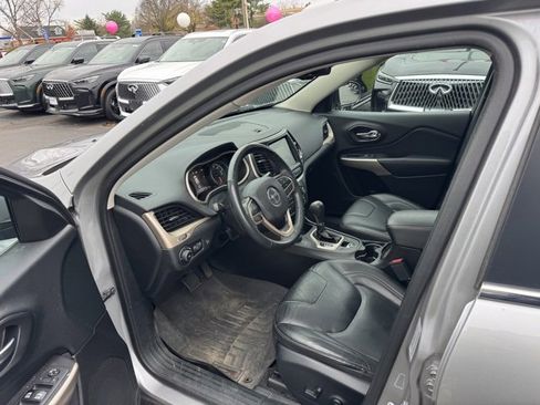 Used 2018 Jeep Cherokee Limited image 12