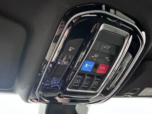 Used 2022 Jeep Grand Cherokee Summit w/ MOPAR Finishing Package AWD/4WD image 34