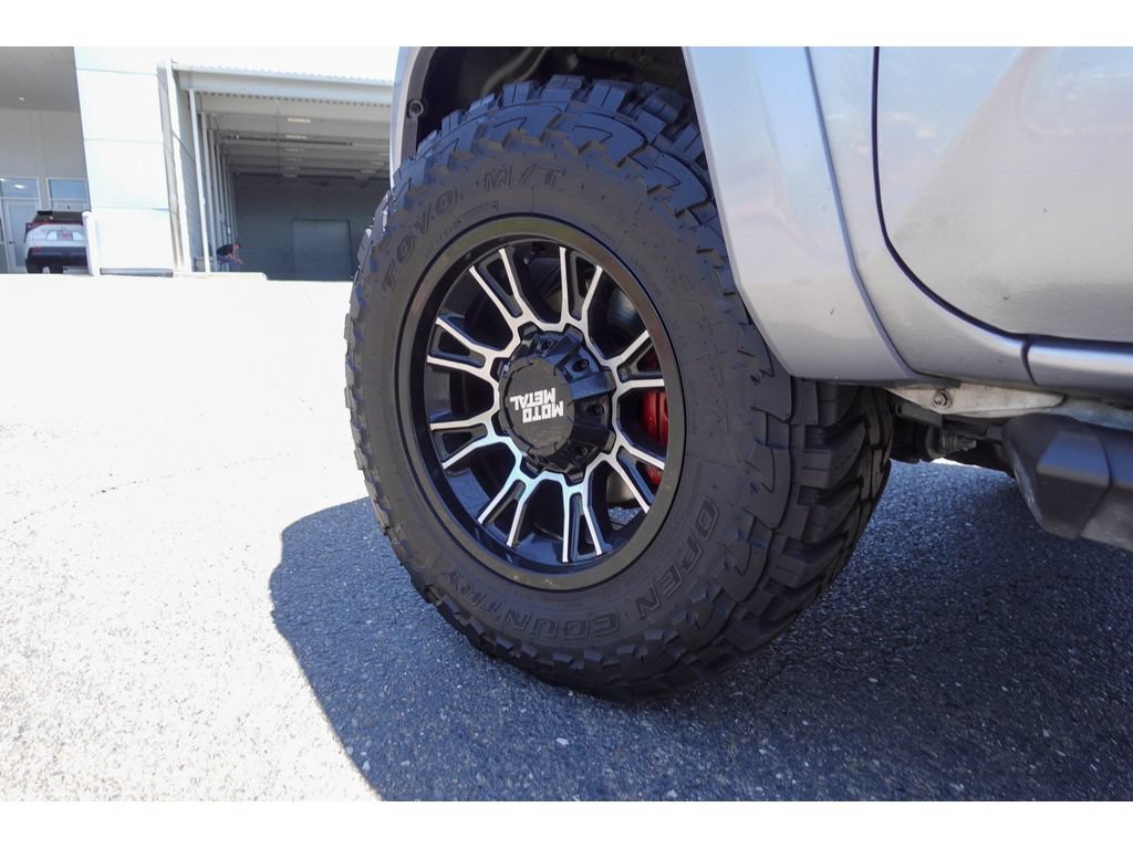 Used 2021 Toyota Tacoma TRD Sport w/ TRD Premium Sport Package AWD/4WD image 12