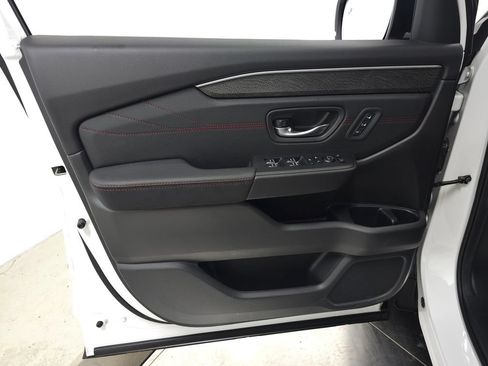 Used 2026 Honda Pilot Black Edition image 15