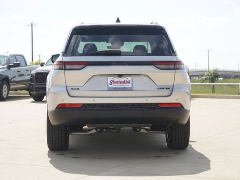 New 2025 Jeep Grand Cherokee Limited w/ Black Appearance Package AWD/4WD image 7
