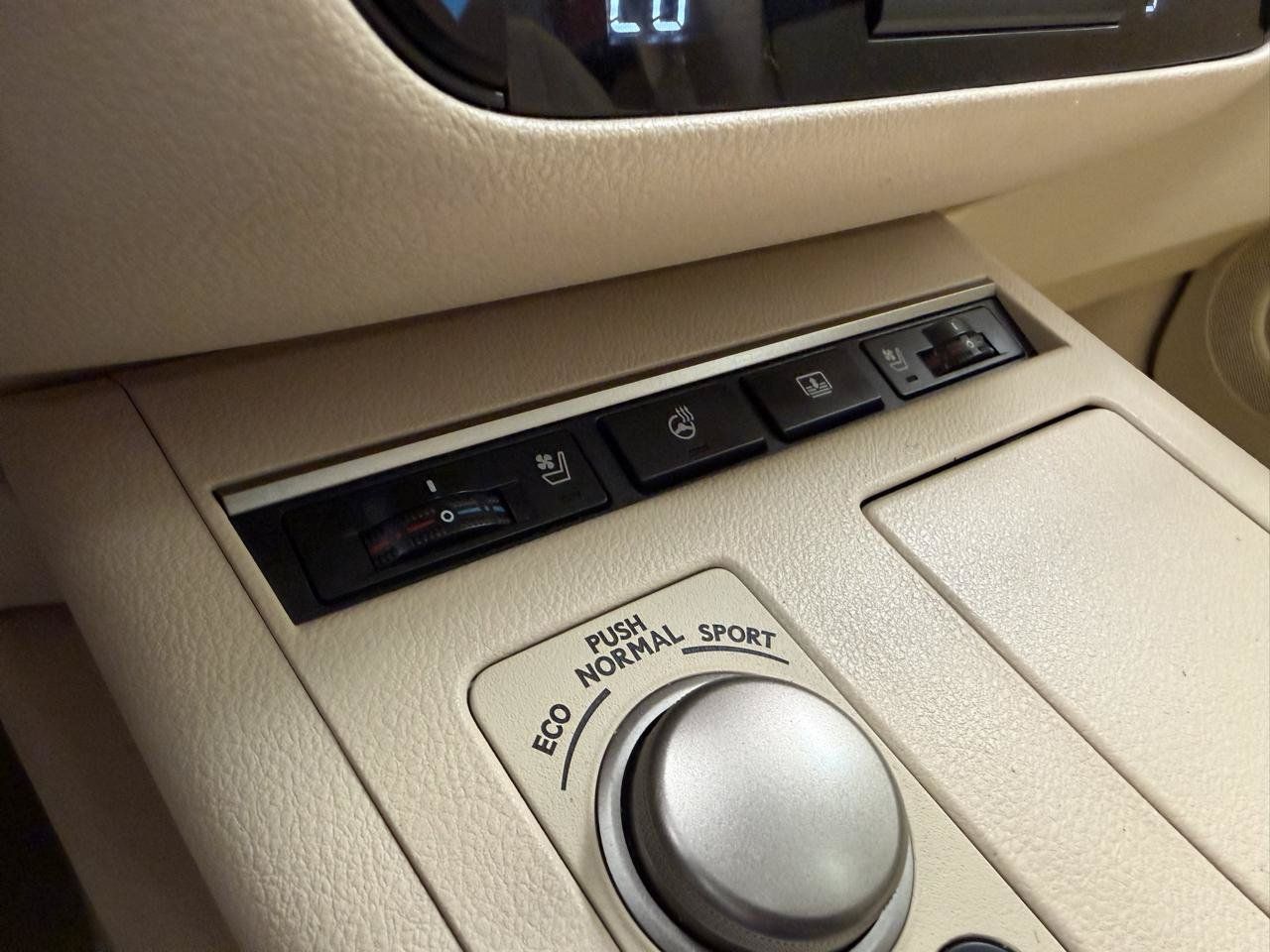 Used 2014 Lexus ES 350 w/ Luxury Package FWD image 25
