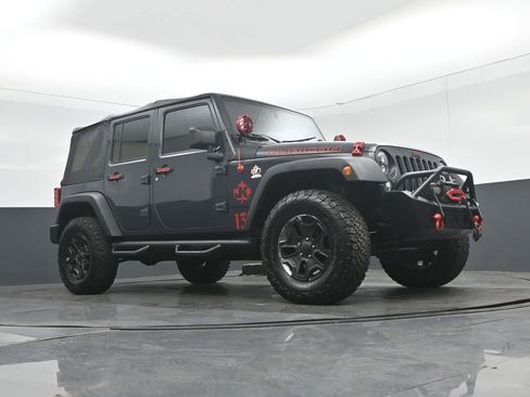 Used 2016 Jeep Wrangler Unlimited Rubicon w/ Connectivity Group AWD/4WD image 43