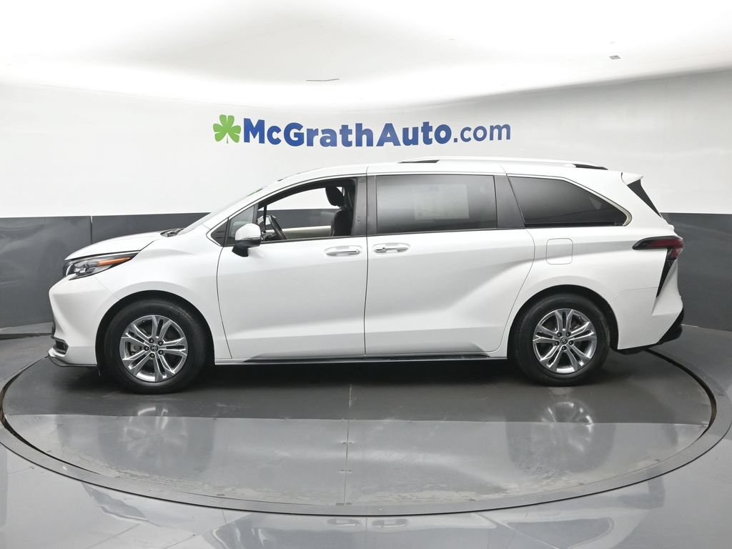 Used 2022 Toyota Sienna Platinum AWD/4WD image 25