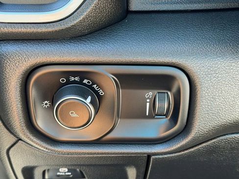 Used 2024 RAM 1500 Big Horn image 12