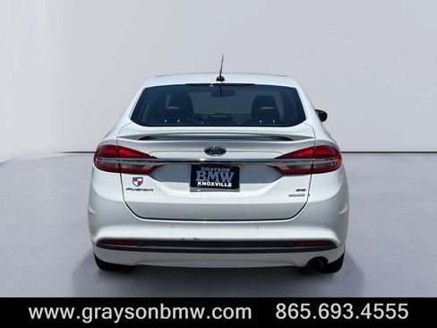 Used 2018 Ford Fusion SE w/ Equipment Group 201A FWD image 4