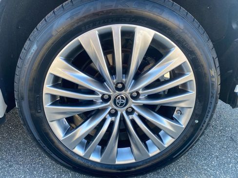 Used 2023 Toyota Highlander Platinum image 26