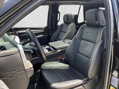 Used 2025 Cadillac Escalade Premium Luxury RWD image 26