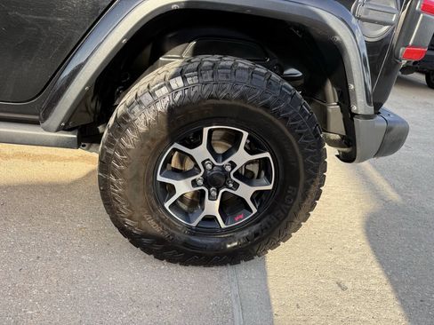 Used 2021 Jeep Wrangler Unlimited Rubicon AWD/4WD image 36