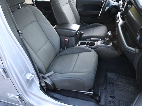 Used 2019 Jeep Wrangler Unlimited Sport image 20