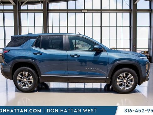 Used 2025 Chevrolet Equinox LT AWD/4WD image 24