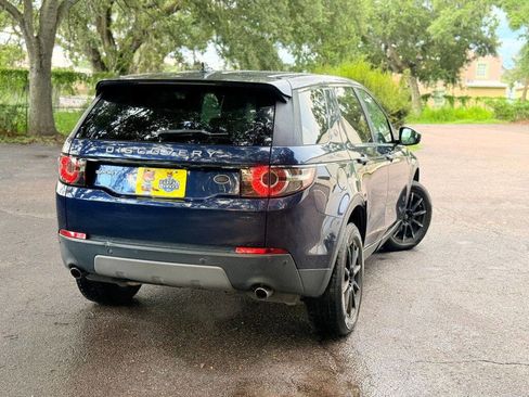 Used 2016 Land Rover Discovery Sport SE image 5
