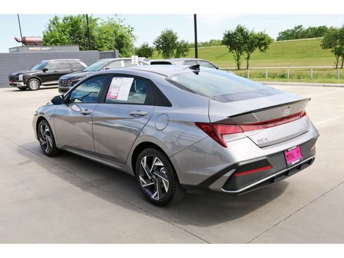 Certified 2025 Hyundai Elantra Sport FWD image 6