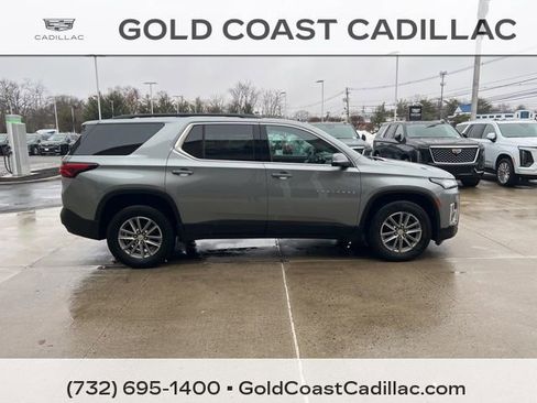 Used 2023 Chevrolet Traverse LT w/ Rear Camera Mirror Package image 4