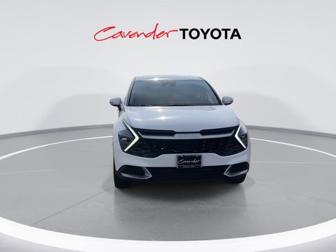 Used 2025 Kia Sportage EX image 3