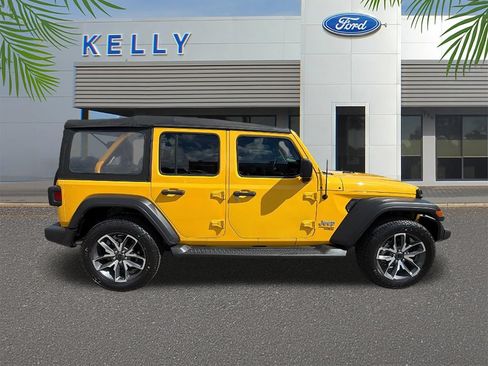 Used 2018 Jeep Wrangler Unlimited Sport AWD/4WD image 6